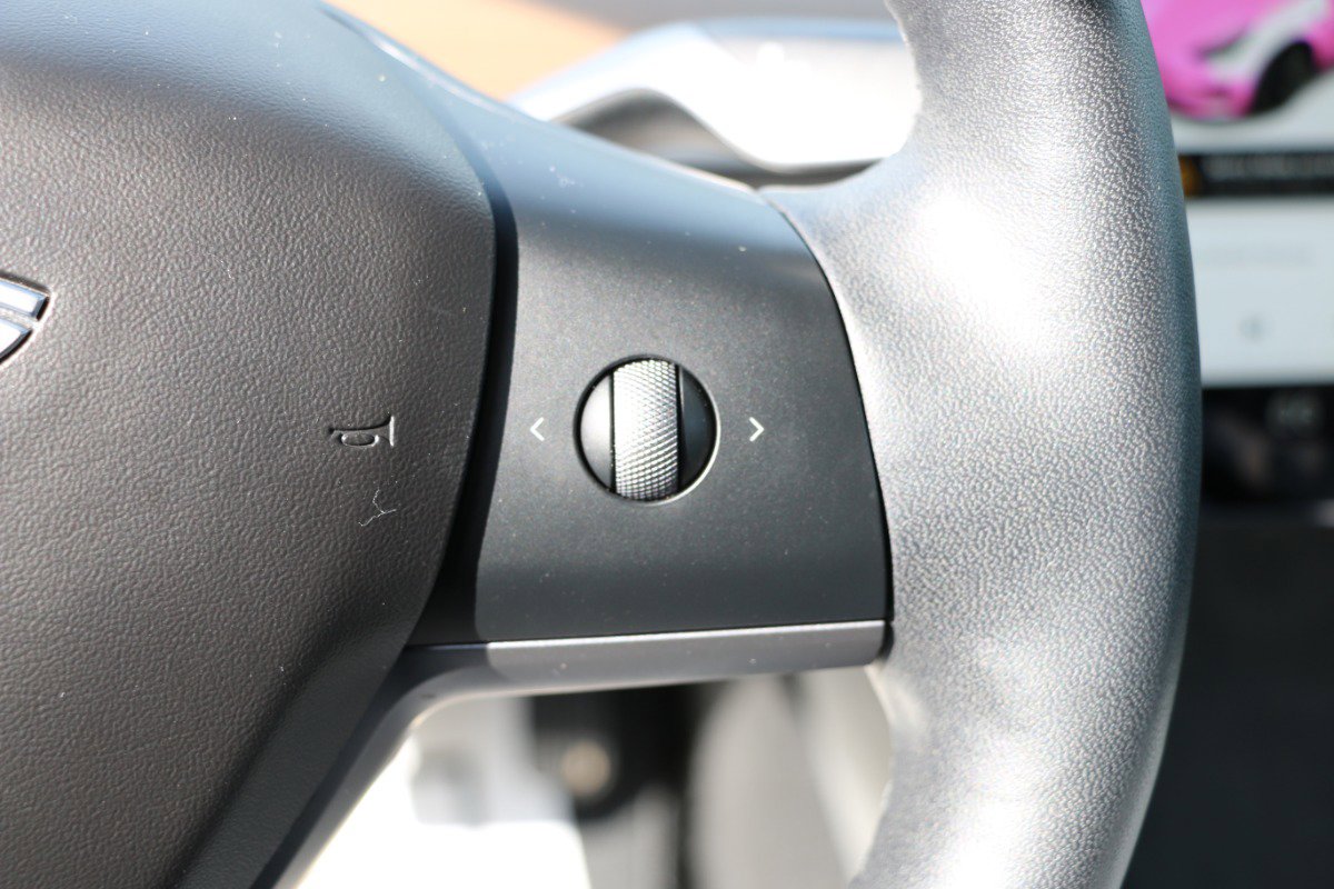 Used 2021 Tesla Model 3 Standard Range Plus image 17