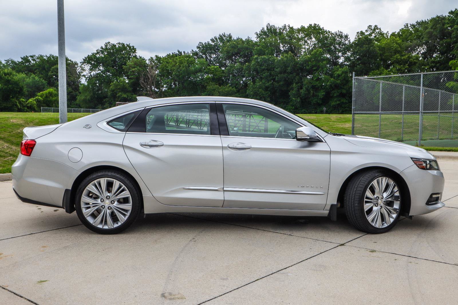 Used 2018 Chevrolet Impala Premier w/ Premier Confidence Package FWD image 5