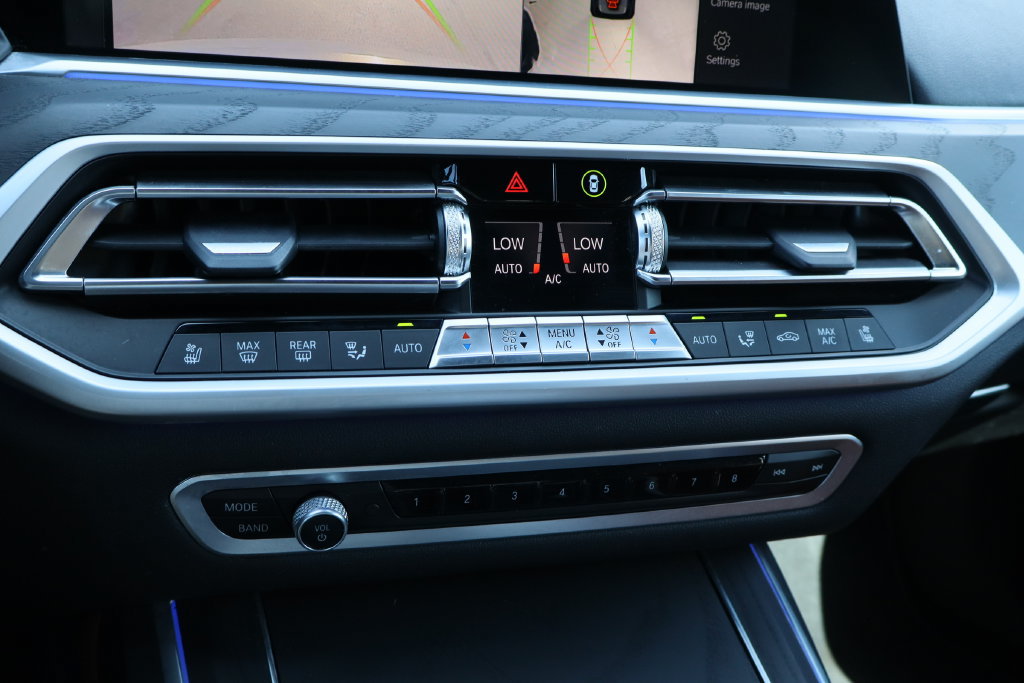 Used 2022 BMW X7 M50i AWD/4WD image 17