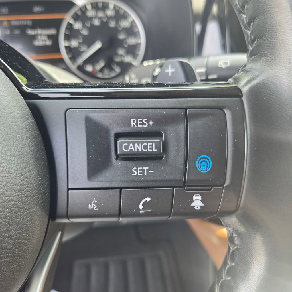 Used 2022 Nissan Pathfinder Platinum w/ Cargo Package AWD/4WD image 16