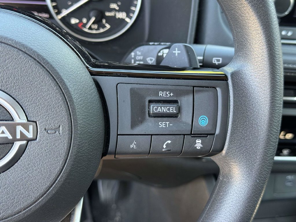Used 2023 Nissan Rogue SV FWD image 13
