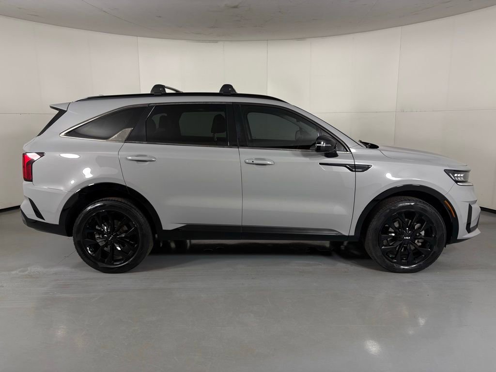 Used 2022 Kia Sorento SX image 9