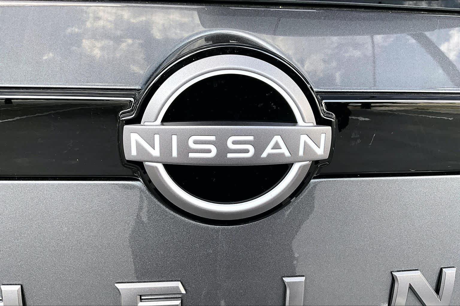 New 2026 Nissan Pathfinder SL FWD image 15
