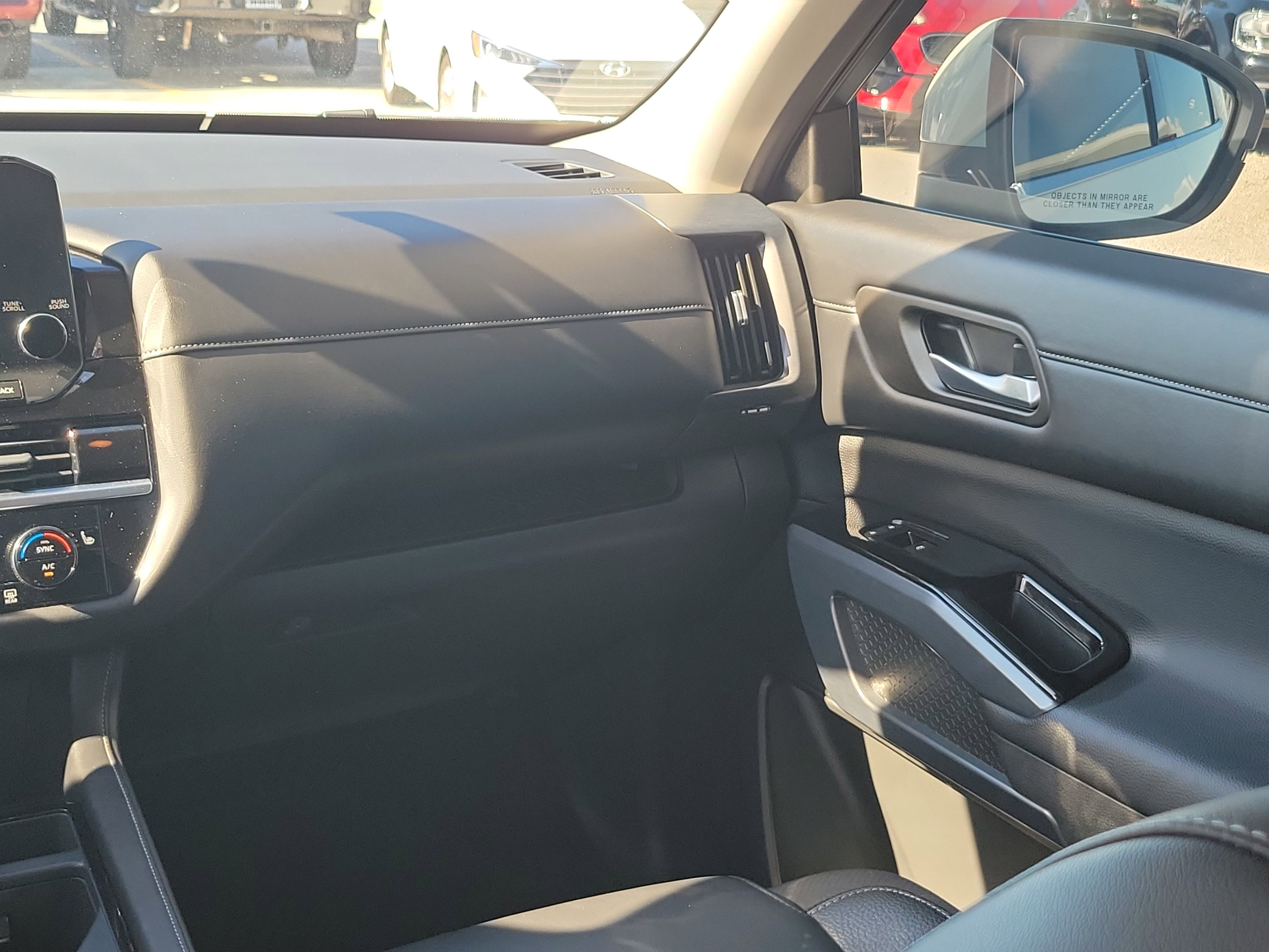 Used 2024 Nissan Pathfinder SL image 21