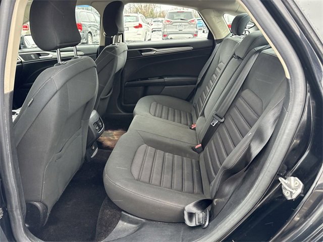 Used 2017 Ford Fusion SE w/ Fusion SE Technology Package image 13