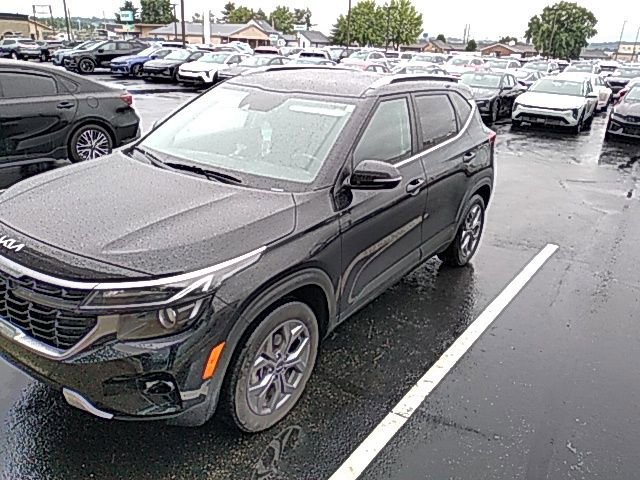 Used 2024 Kia Seltos S FWD image 3