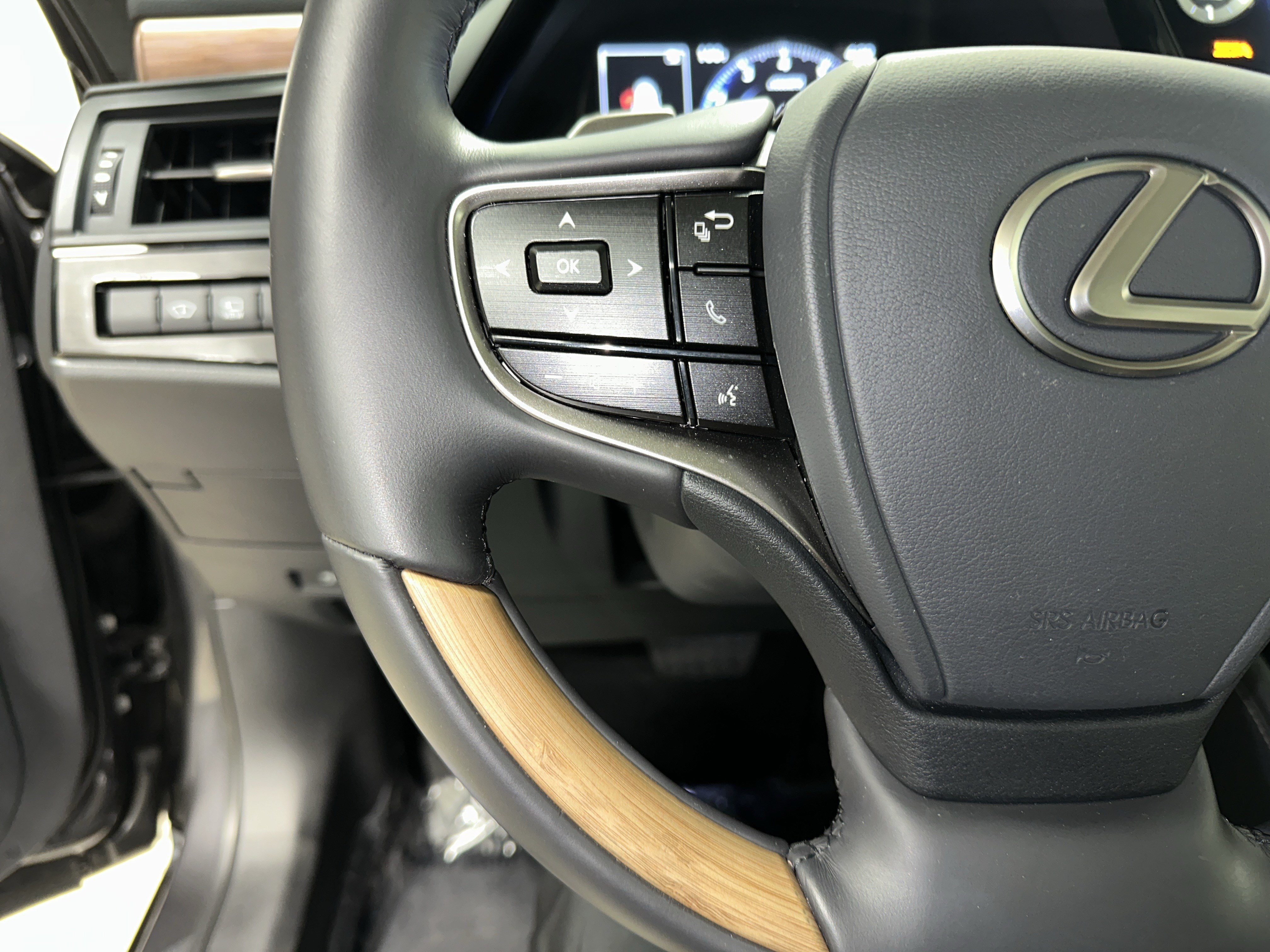 Certified 2025 Lexus ES 350 w/ Accessory Package (Z2) FWD image 19