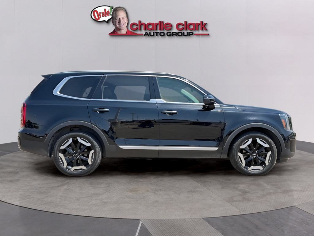 Used 2023 Kia Telluride S w/ S Sunroof Package FWD image 8