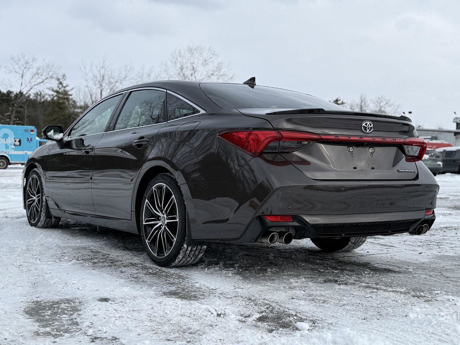 Used 2019 Toyota Avalon Touring w/ Advanced Safety Package image 7