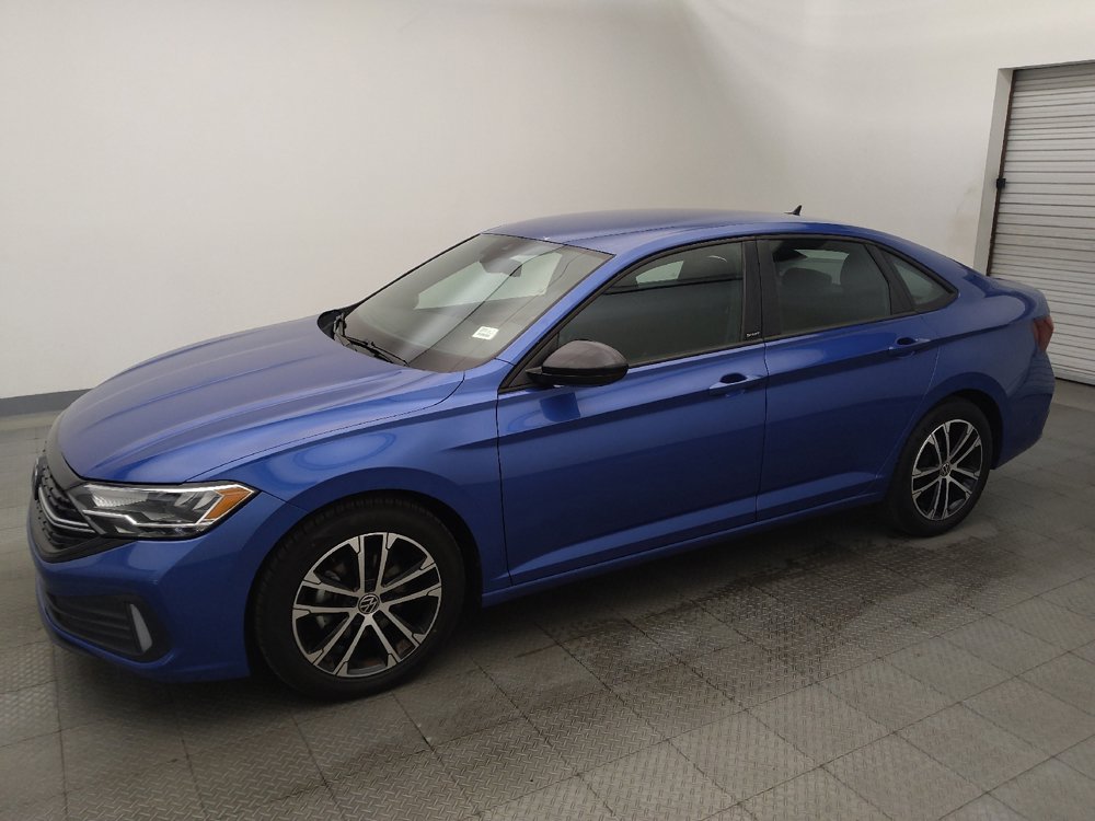 Used 2024 Volkswagen Jetta Sport FWD image 2