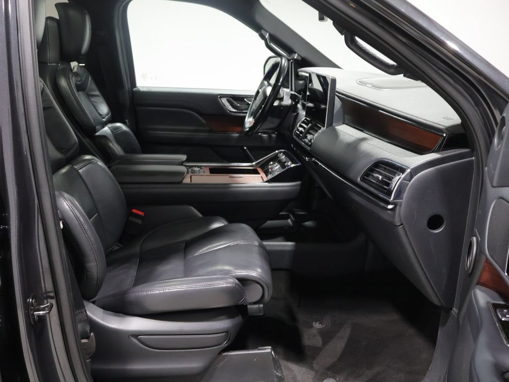 Used 2022 Lincoln Navigator Reserve AWD/4WD image 25