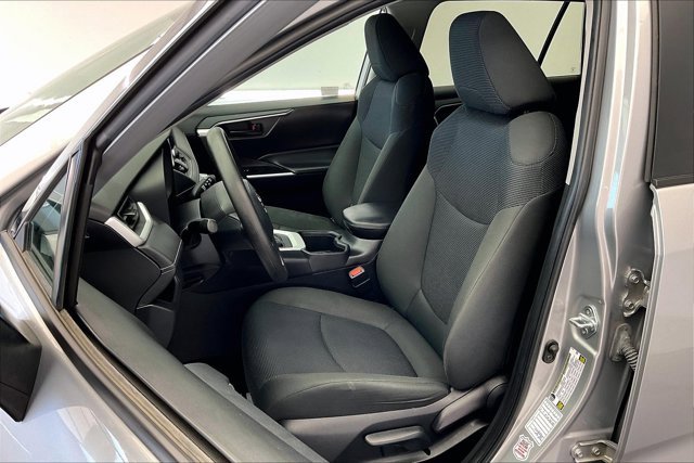 Used 2024 Toyota RAV4 LE image 18