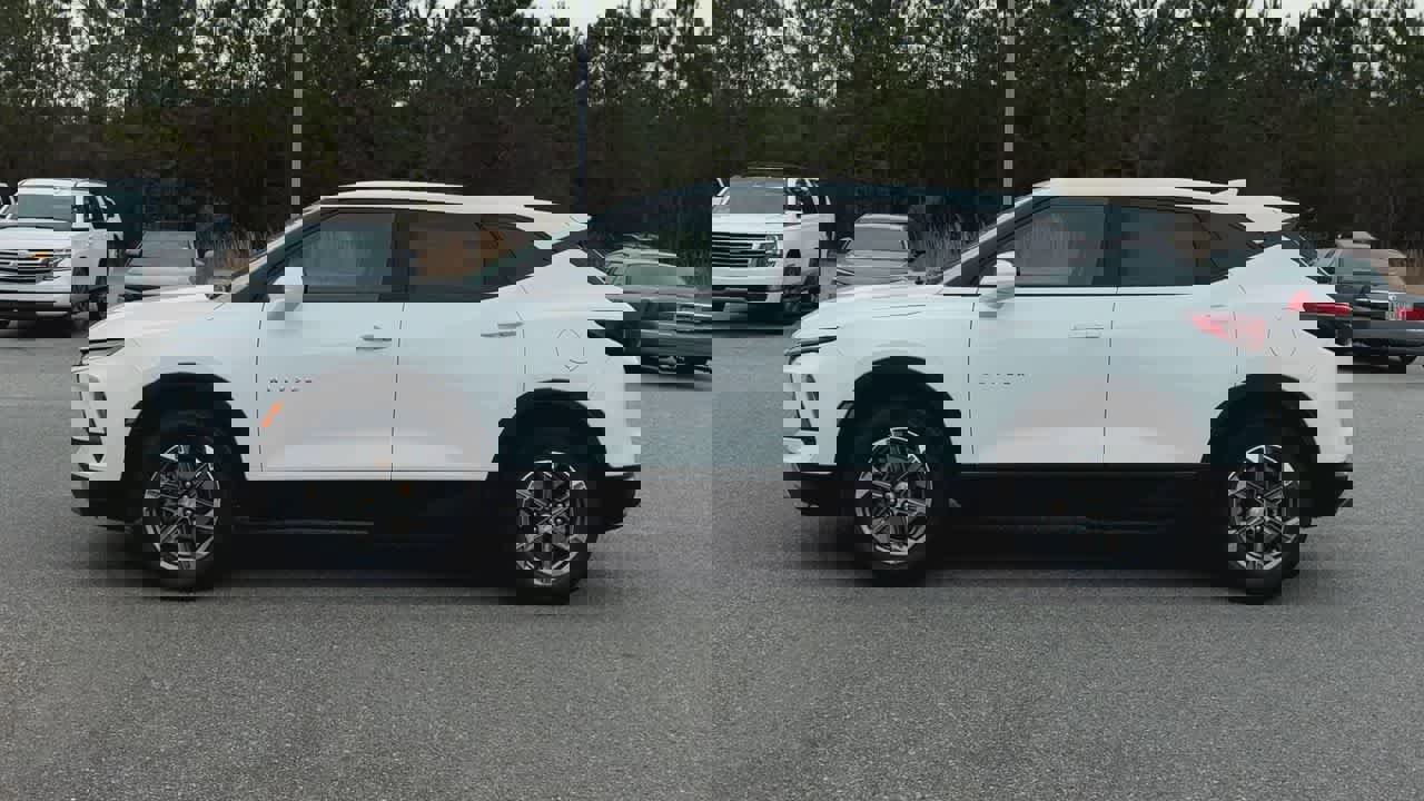 Used 2025 Chevrolet Blazer LT image 5