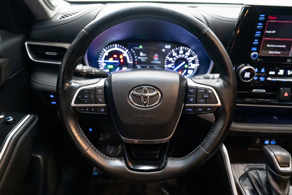 Used 2022 Toyota Highlander Limited image 14