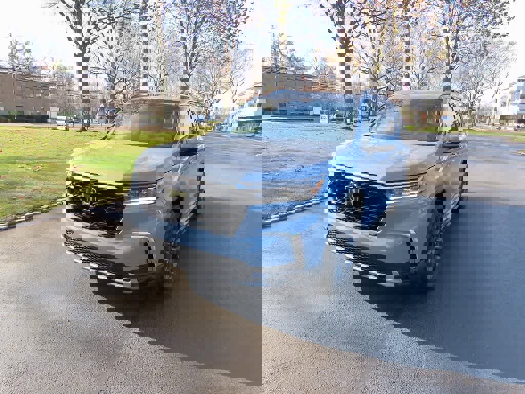 New 2025 Honda Pilot Touring image 1