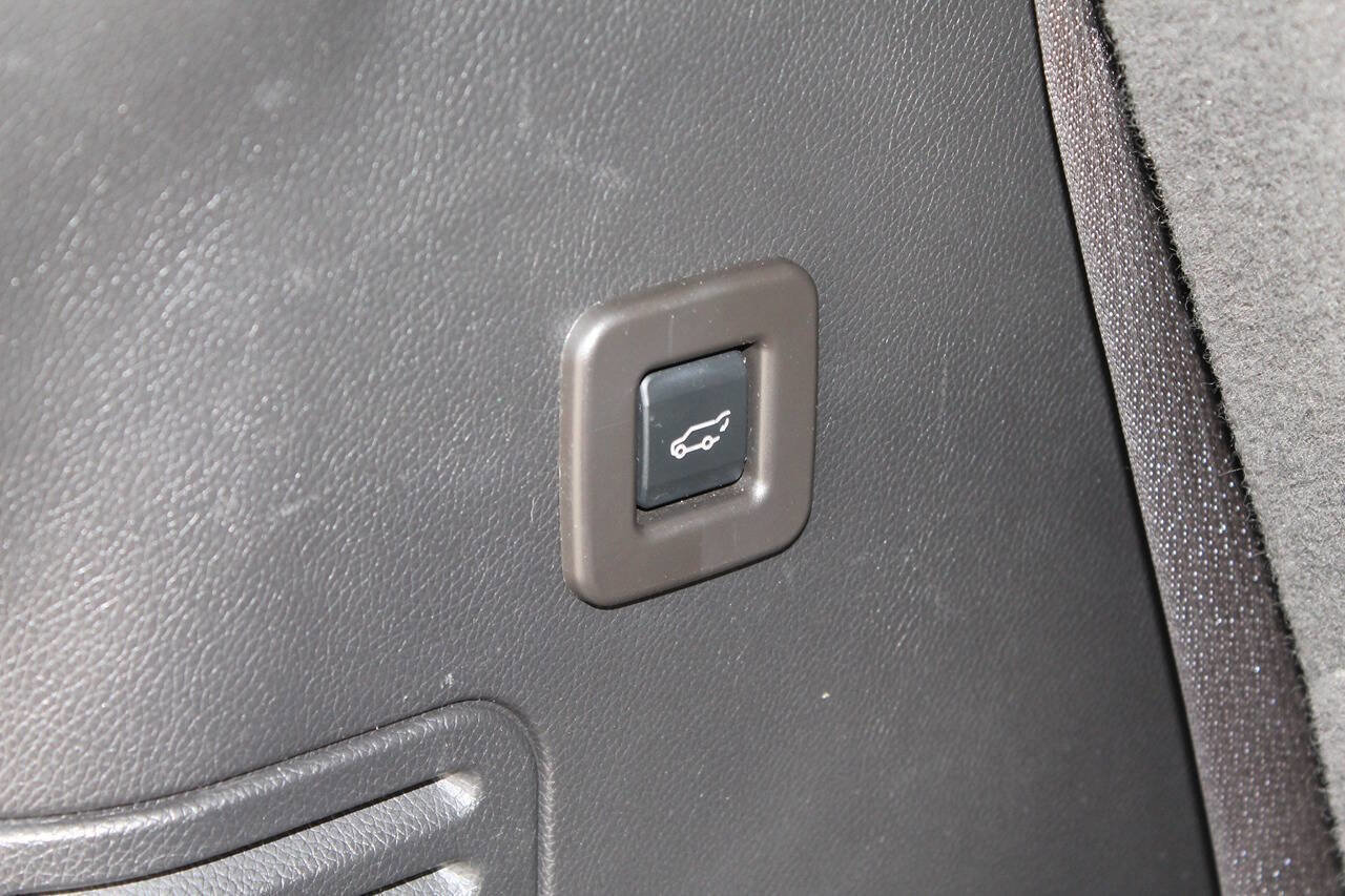 Used 2013 Lincoln Navigator 4WD w/ HD Trailer Tow Pkg image 19