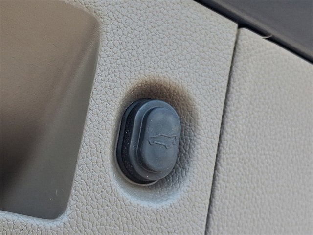 Used 2020 Chevrolet Suburban Premier image 30