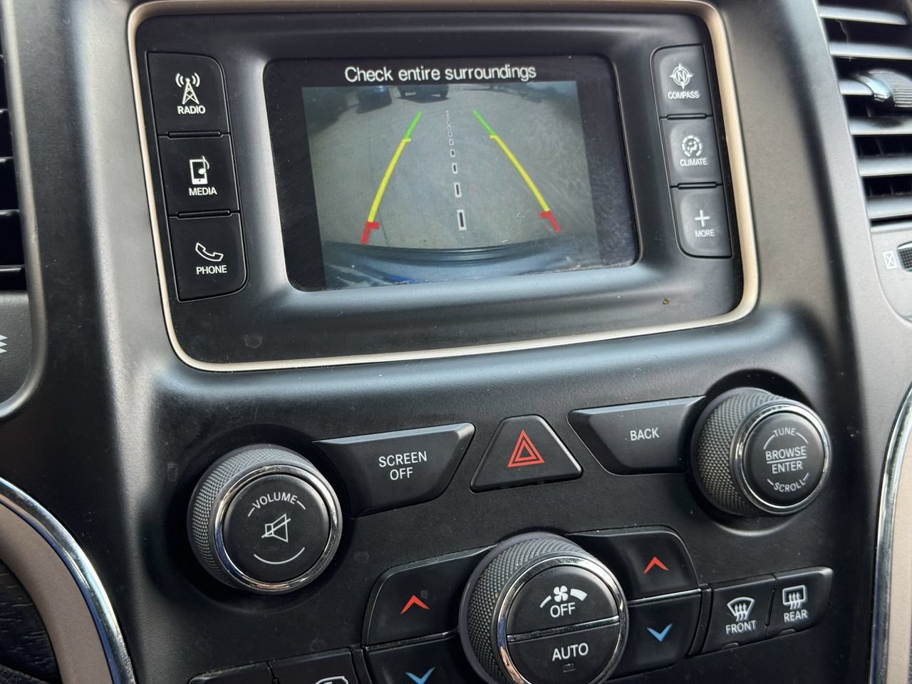 Used 2017 Jeep Grand Cherokee Laredo RWD image 19
