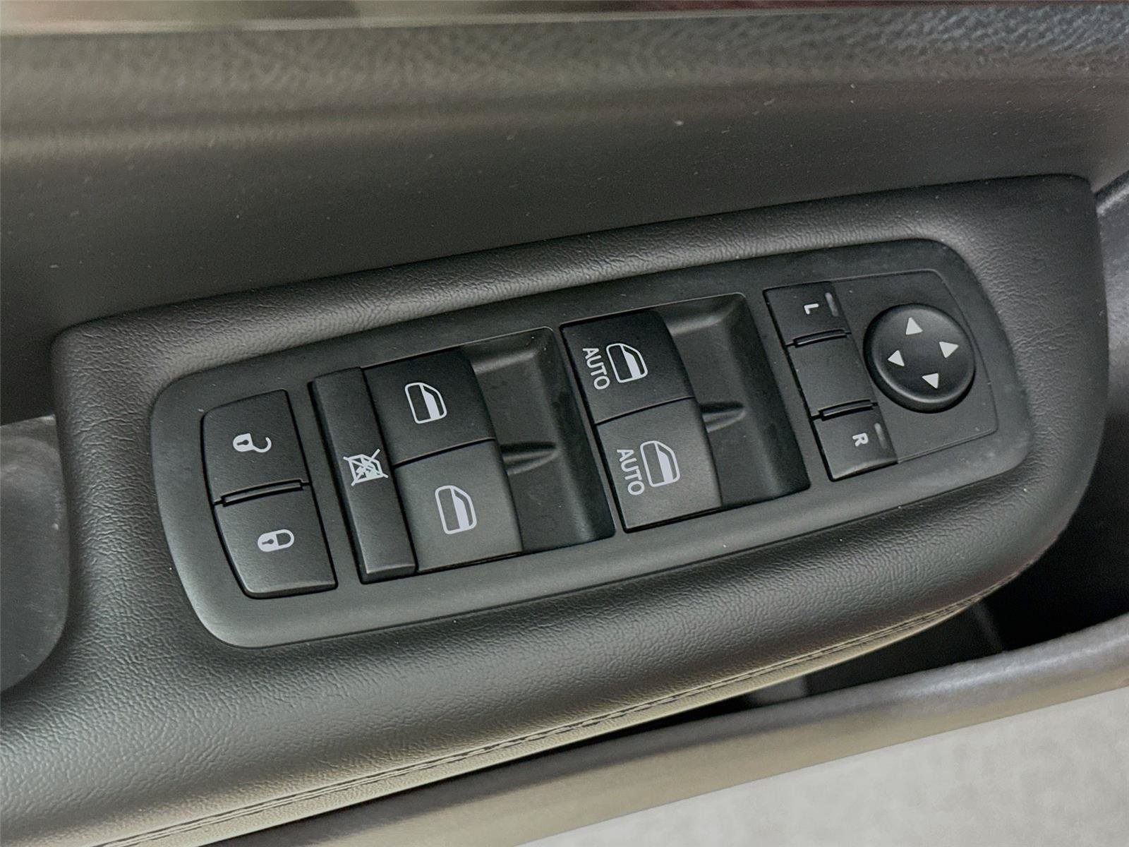 Used 2015 Chrysler 200 C w/ Navigation & Sound Group I FWD image 21