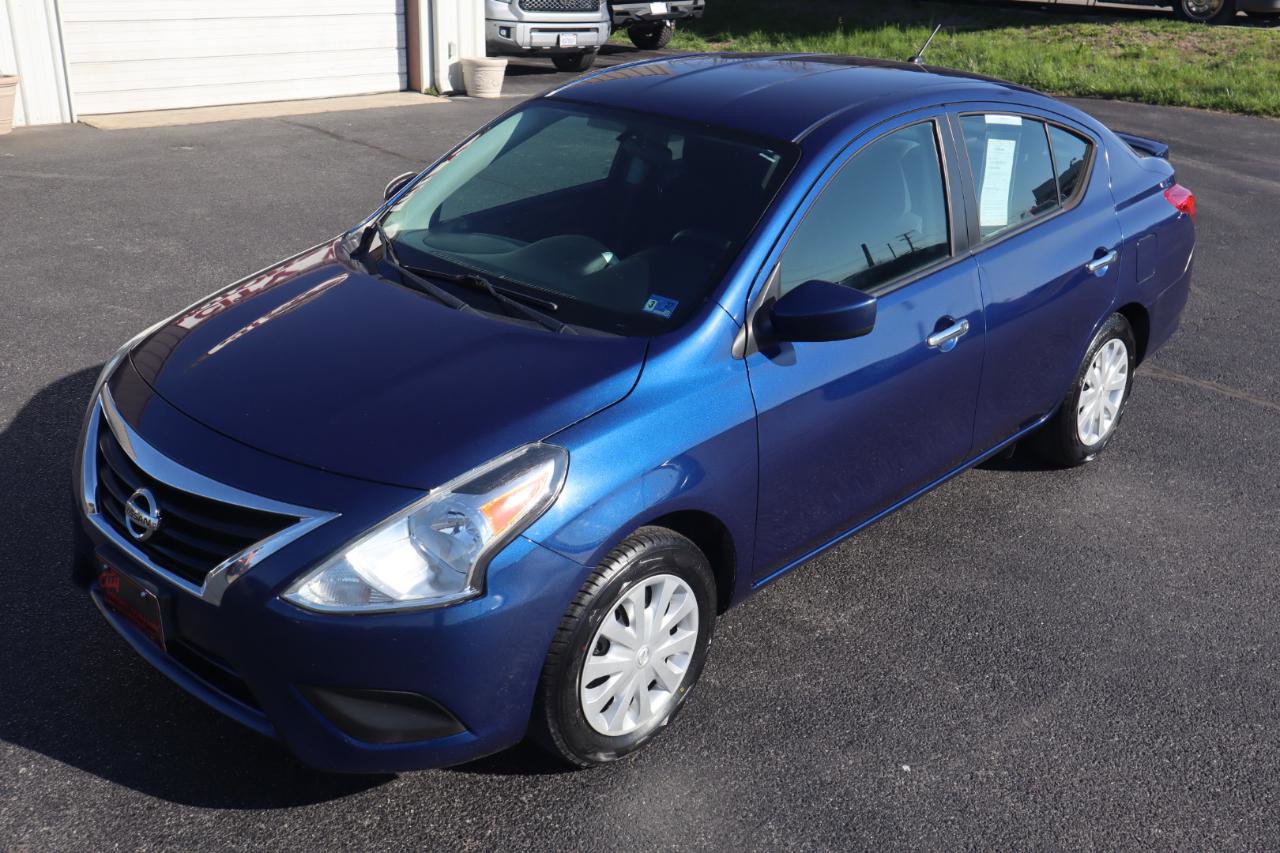 Used 2019 Nissan Versa SV FWD image 11