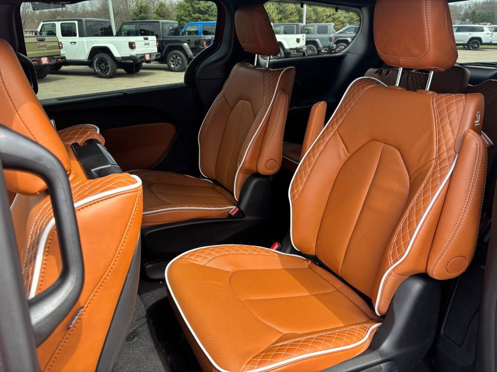 New 2026 Chrysler Pacifica Pinnacle AWD/4WD image 12