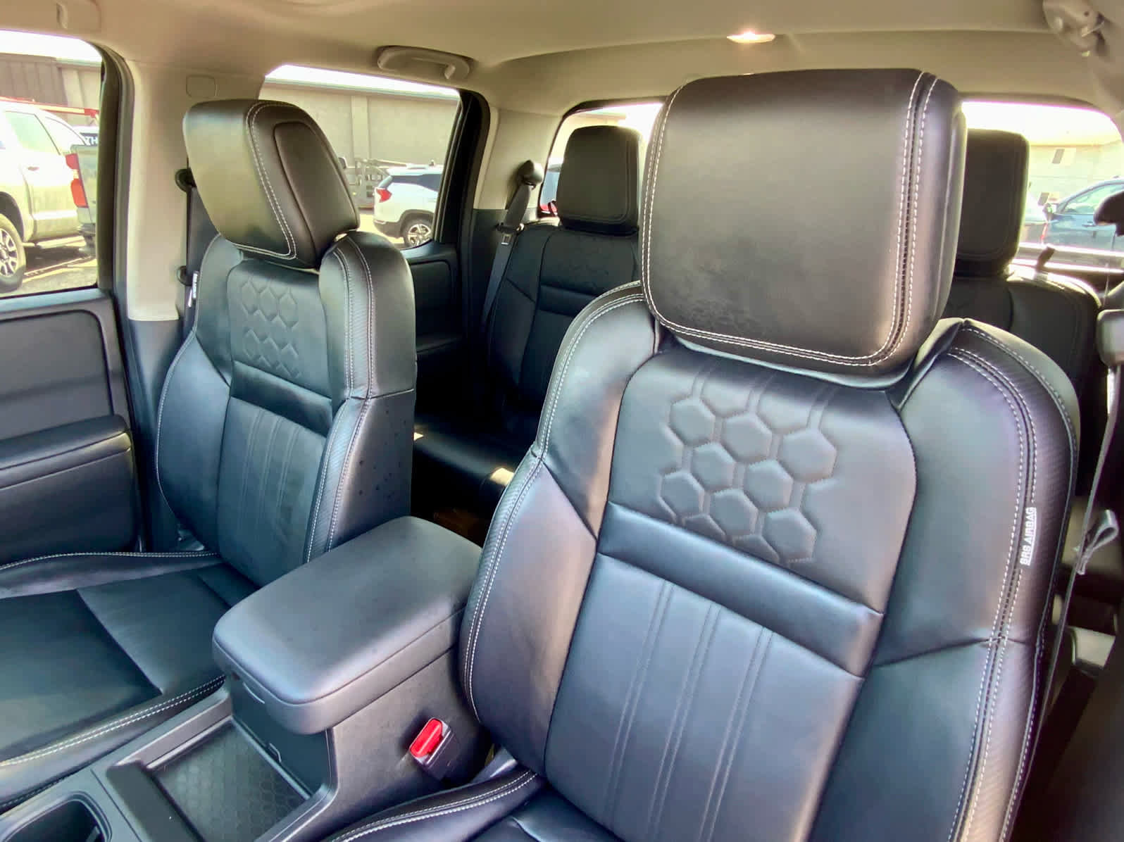Used 2024 Nissan Frontier SL w/ Technology Package AWD/4WD image 28