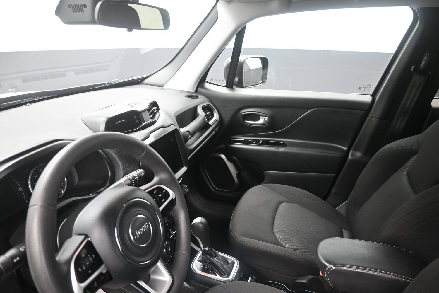 Used 2023 Jeep Renegade Latitude AWD/4WD image 18