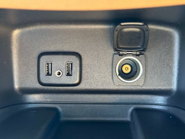 Used 2018 Chevrolet Equinox Premier FWD image 32