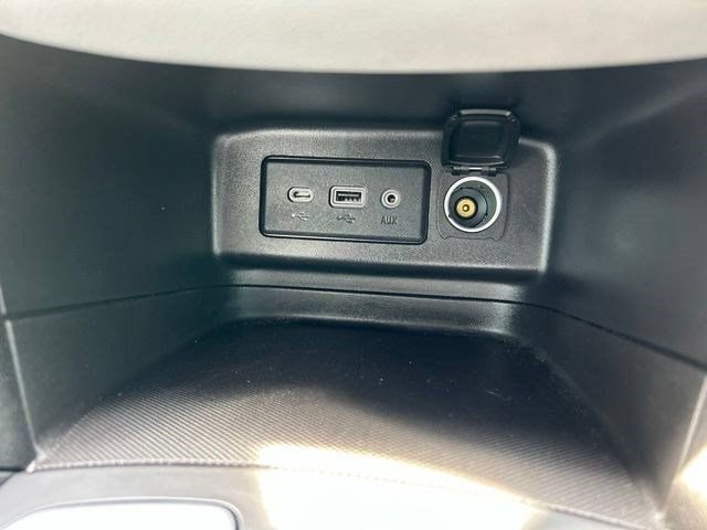 Used 2021 Chevrolet Equinox LS w/ LS Convenience Package AWD/4WD image 28