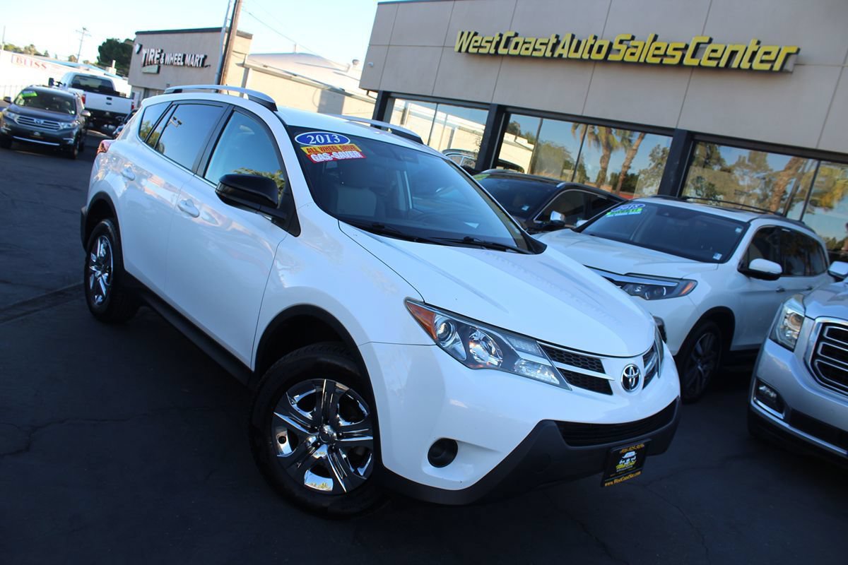 Used 2013 Toyota RAV4 LE AWD/4WD image 31