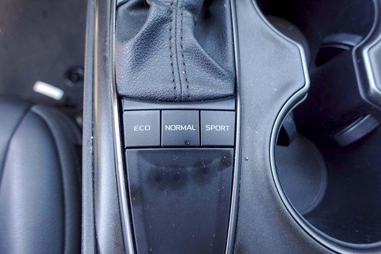 Used 2024 Toyota Camry SE FWD image 20