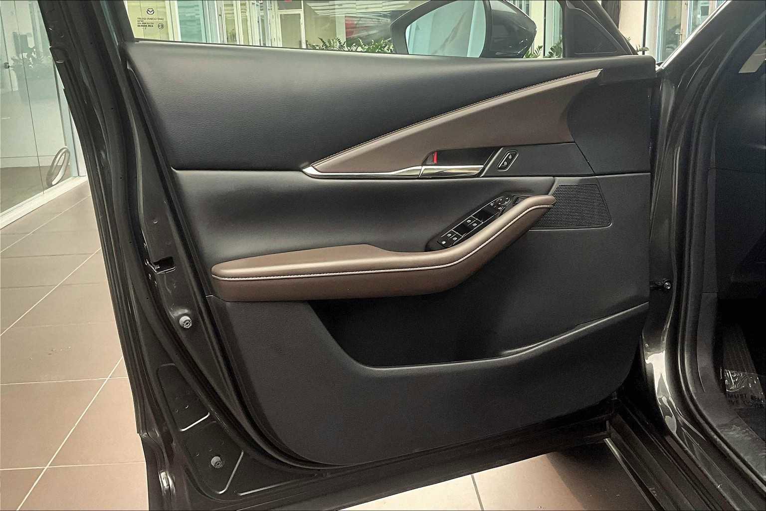 Used 2023 MAZDA CX-30 AWD 2.5 S w/ Premium Package image 21