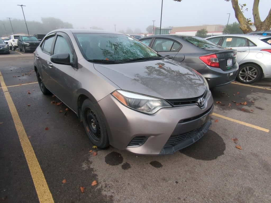 Used 2015 Toyota Corolla LE FWD image 3
