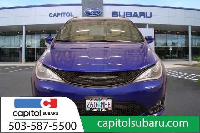 Used 2019 Chrysler Pacifica Touring Plus w/ S Appearance Package FWD image 8