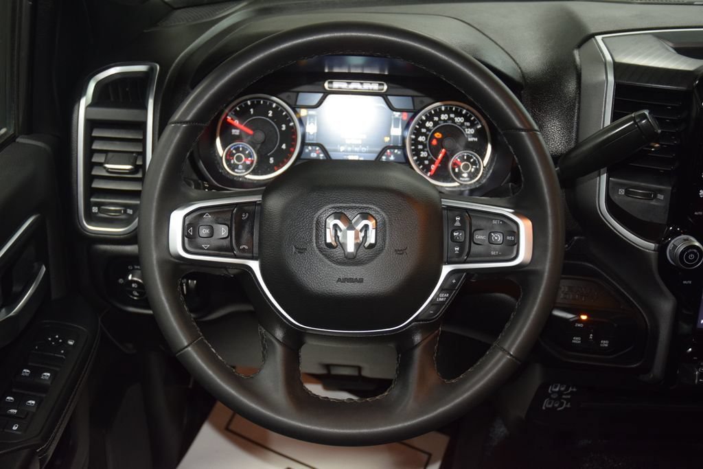 Used 2025 RAM 5500 4x4 Crew Cab image 27