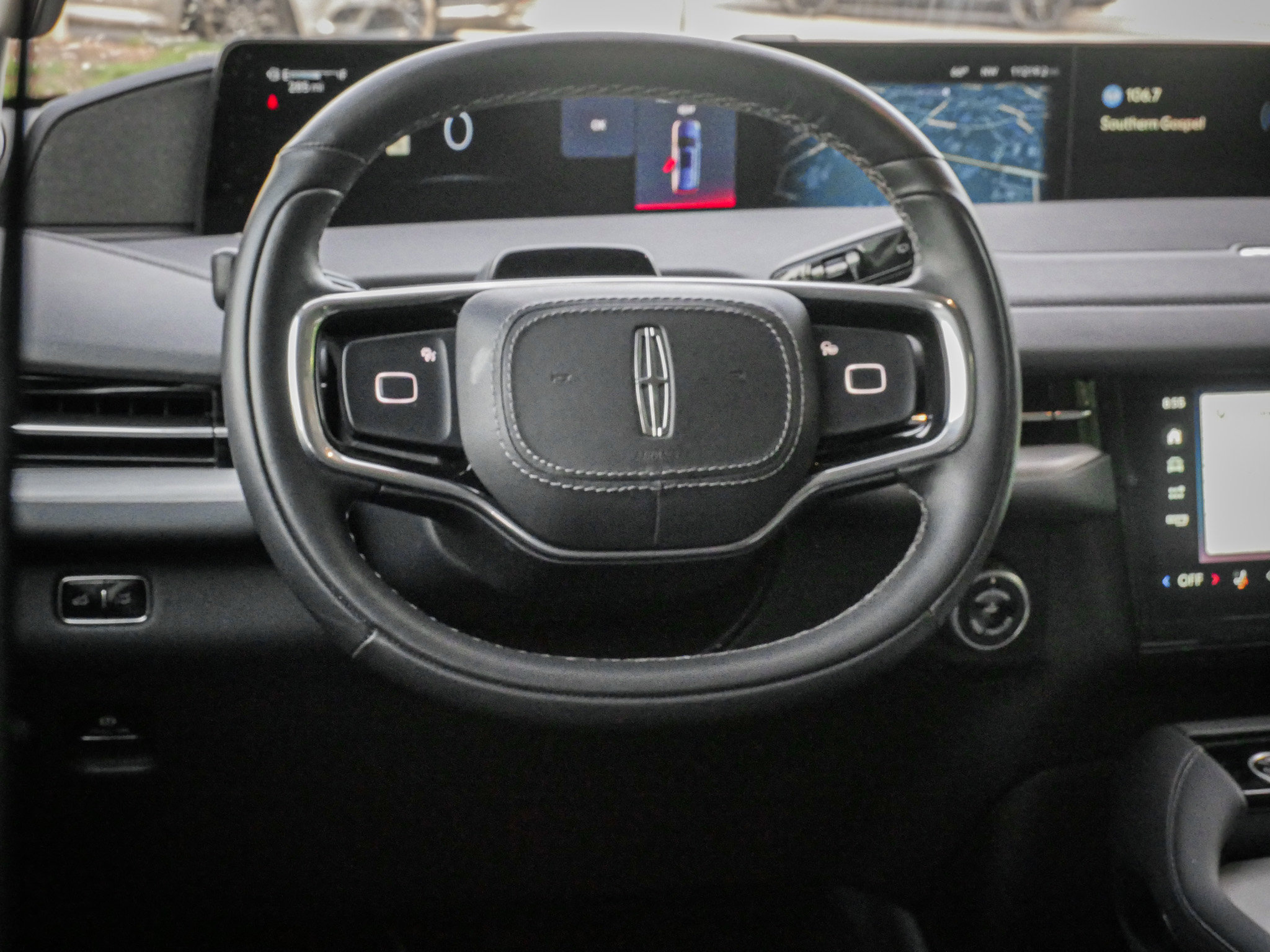 Used 2025 Lincoln Navigator L Reserve AWD/4WD image 6