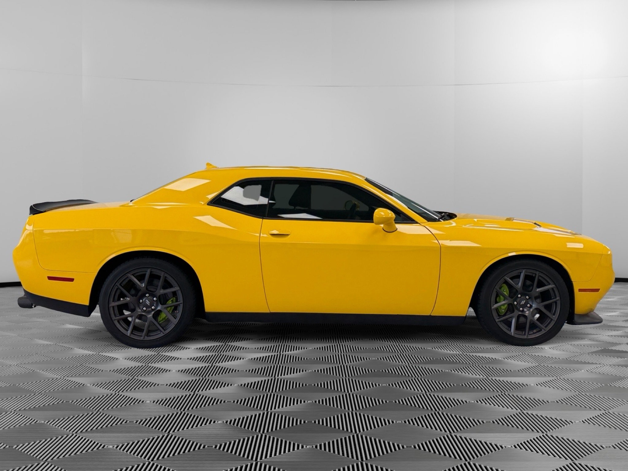 Used 2018 Dodge Challenger R/T Scat Pack RWD image 9