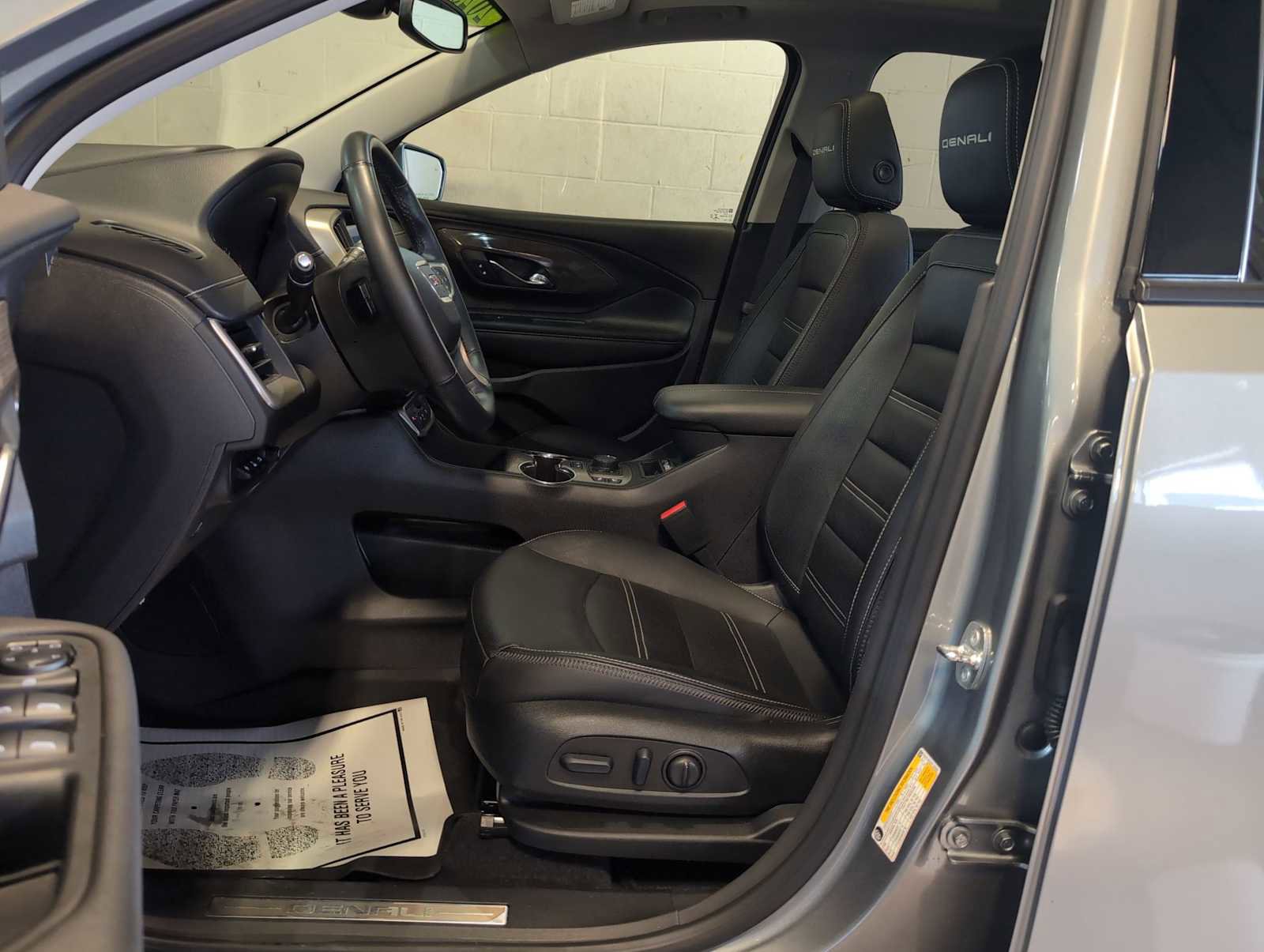 Used 2023 GMC Terrain Denali w/ Denali Premium Package image 20