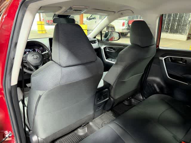 Certified 2023 Toyota RAV4 LE AWD/4WD image 26