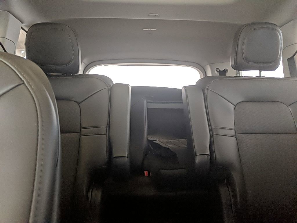 Used 2025 Lincoln Aviator AWD image 28