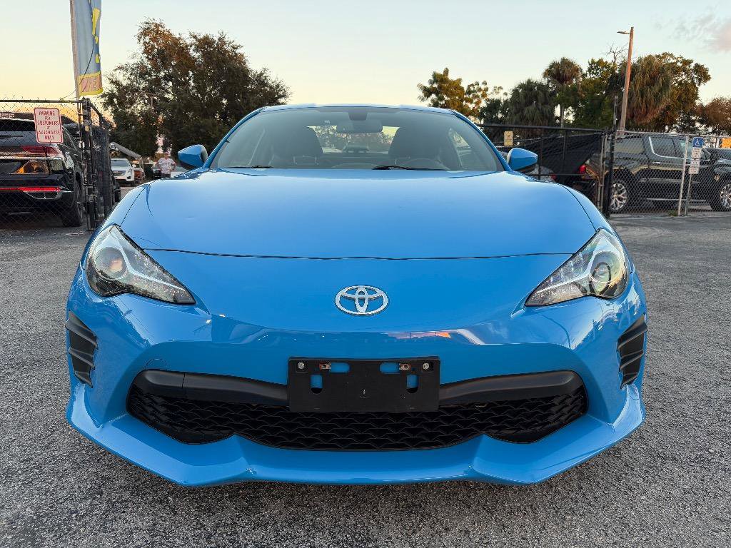 Used 2019 Toyota 86 image 2