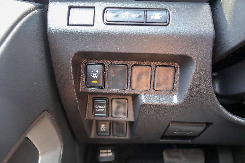 Used 2026 Nissan Frontier SV RWD image 17