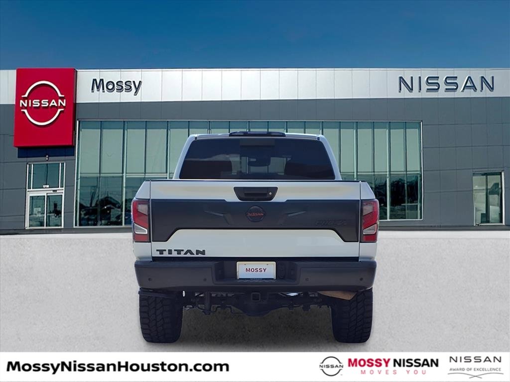 Used 2020 Nissan Titan PRO-4X w/ Pro-4x Convenience Package image 7
