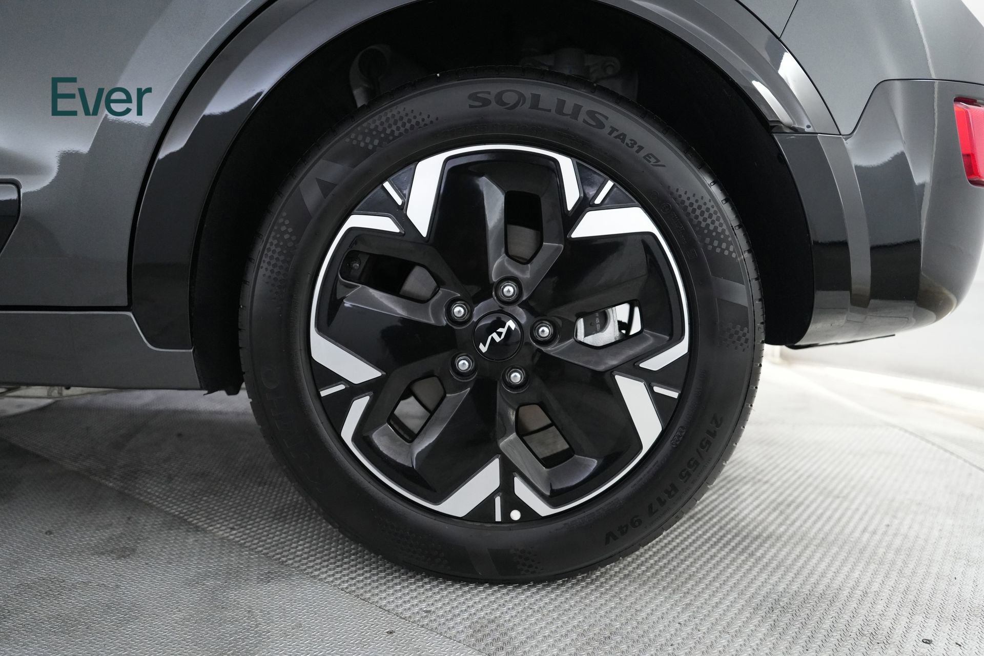 Used 2025 Kia Niro Wind FWD image 9