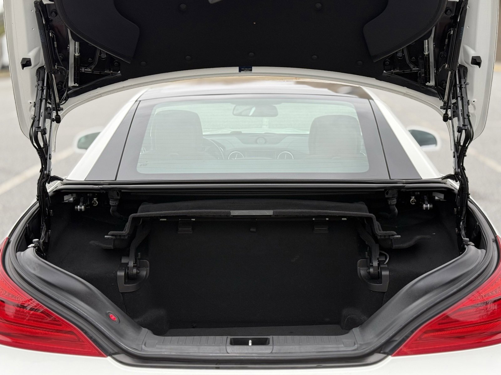 Used 2017 Mercedes-Benz SL 550 image 41