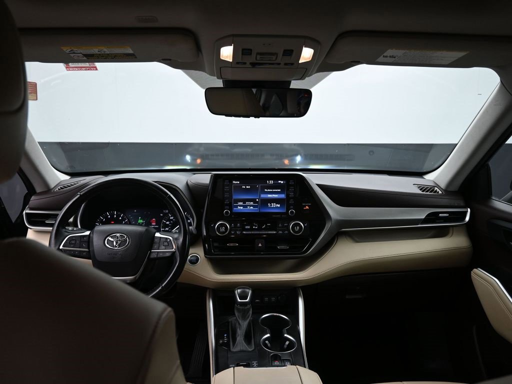 Certified 2021 Toyota Highlander XLE image 13