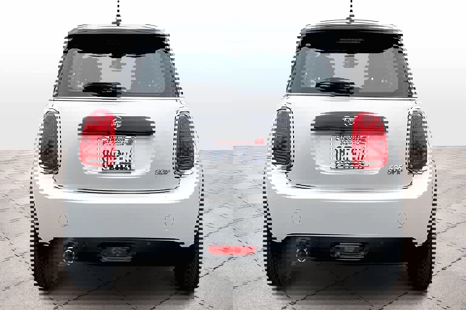 Used 2020 MINI Cooper 2-Door Hardtop image 7