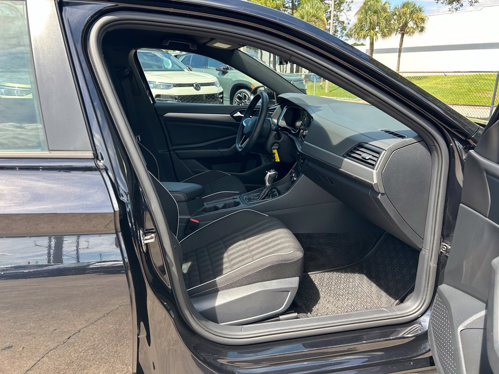 Used 2023 Volkswagen Jetta Sport FWD image 34