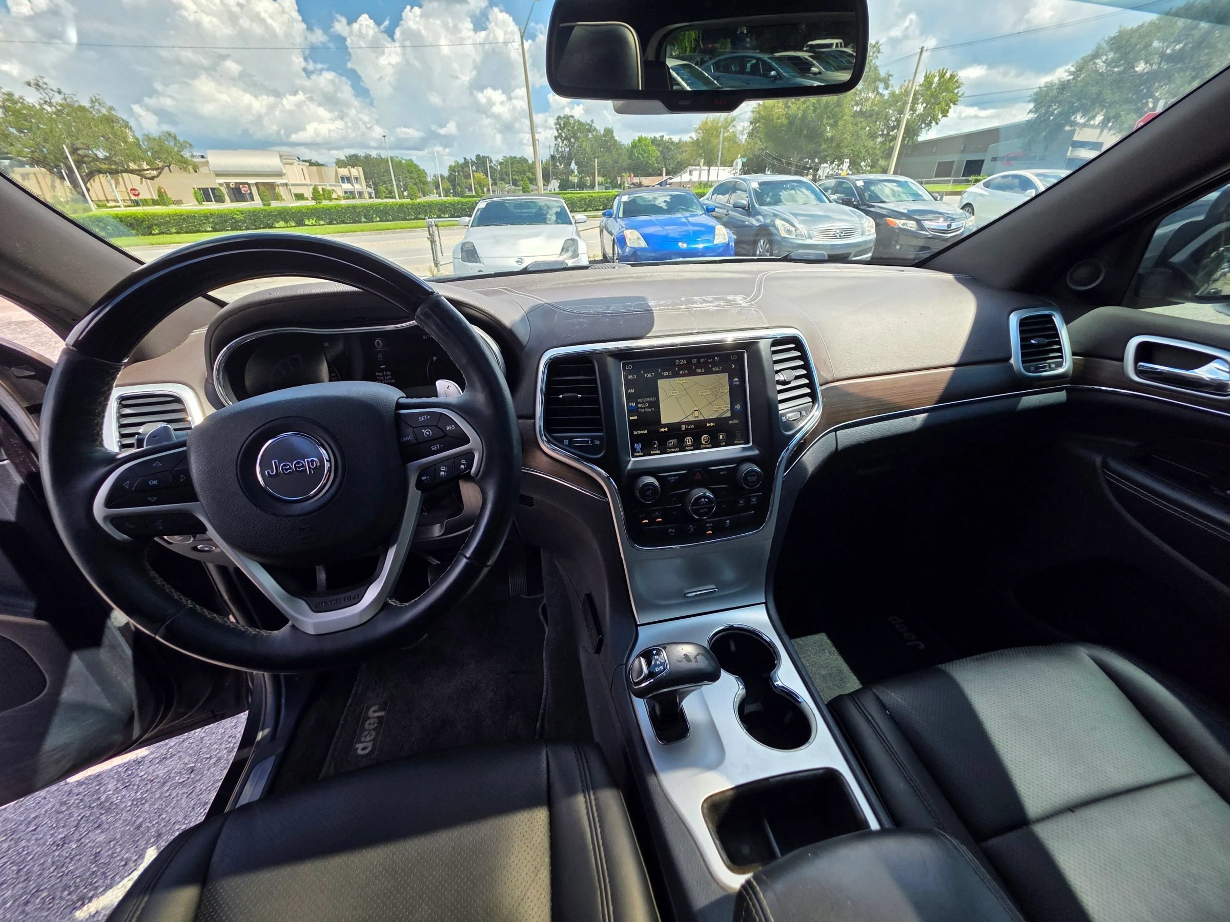 Used 2014 Jeep Grand Cherokee Overland w/ Advanced Technology Group RWD image 10