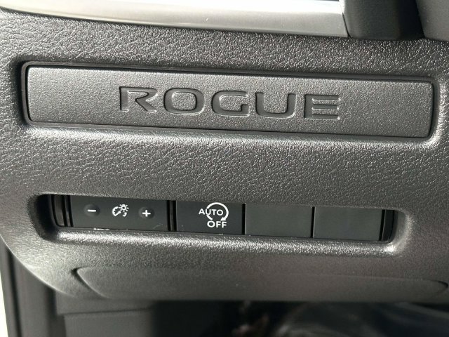 Used 2023 Nissan Rogue S AWD/4WD image 3